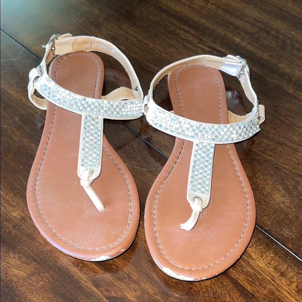 Cute sandals!